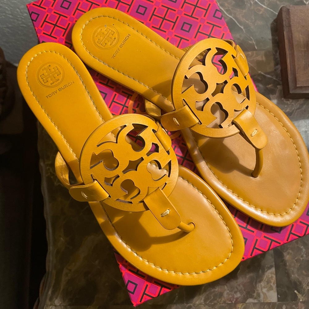 Tory Burch Miller Sandal Size 9 - Goldenrod